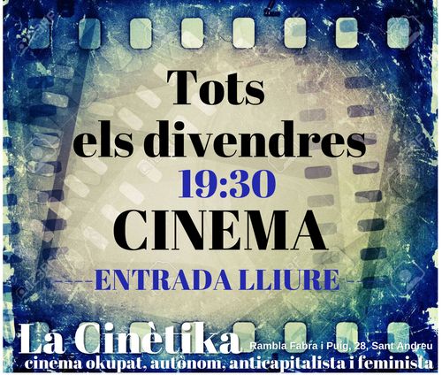Cartell en tons blaus amb cinta de projecció on hi posa "Tots els divendres 19:30 Cinema, entrada lliure"
